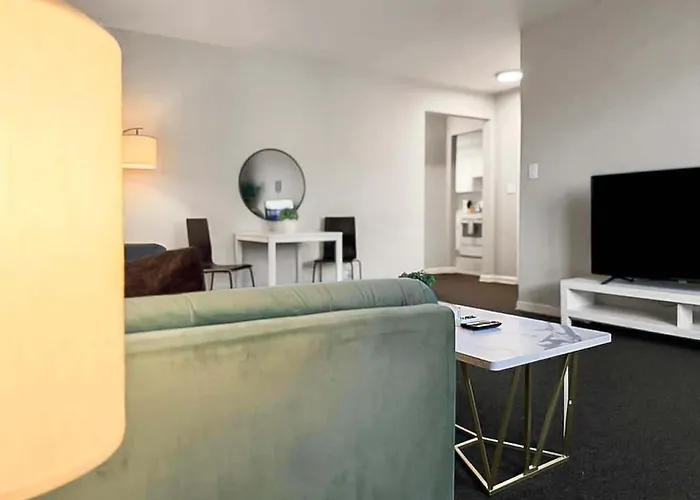 Cozy 1br Near Dining & Shops - Kimball C2 * Чикаго