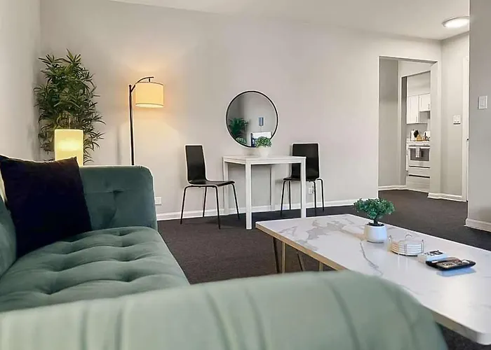 Cozy 1br Near Dining & Shops - Kimball C2 Апартаменты Чикаго
