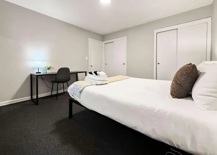 Cozy 1br Near Dining & Shops - Kimball C2